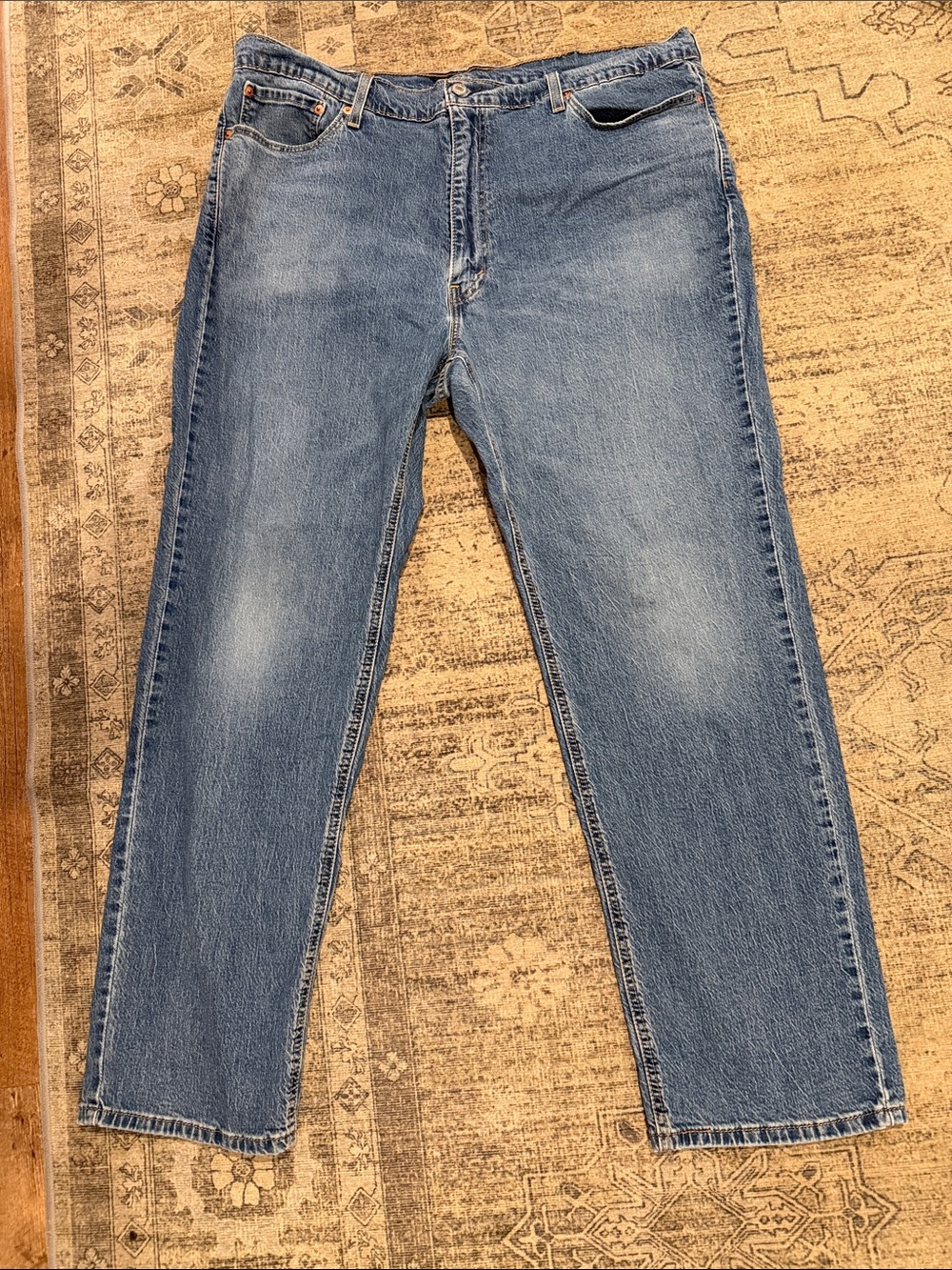 Levi's Men's Straight Jeans in Medium Blue Wash